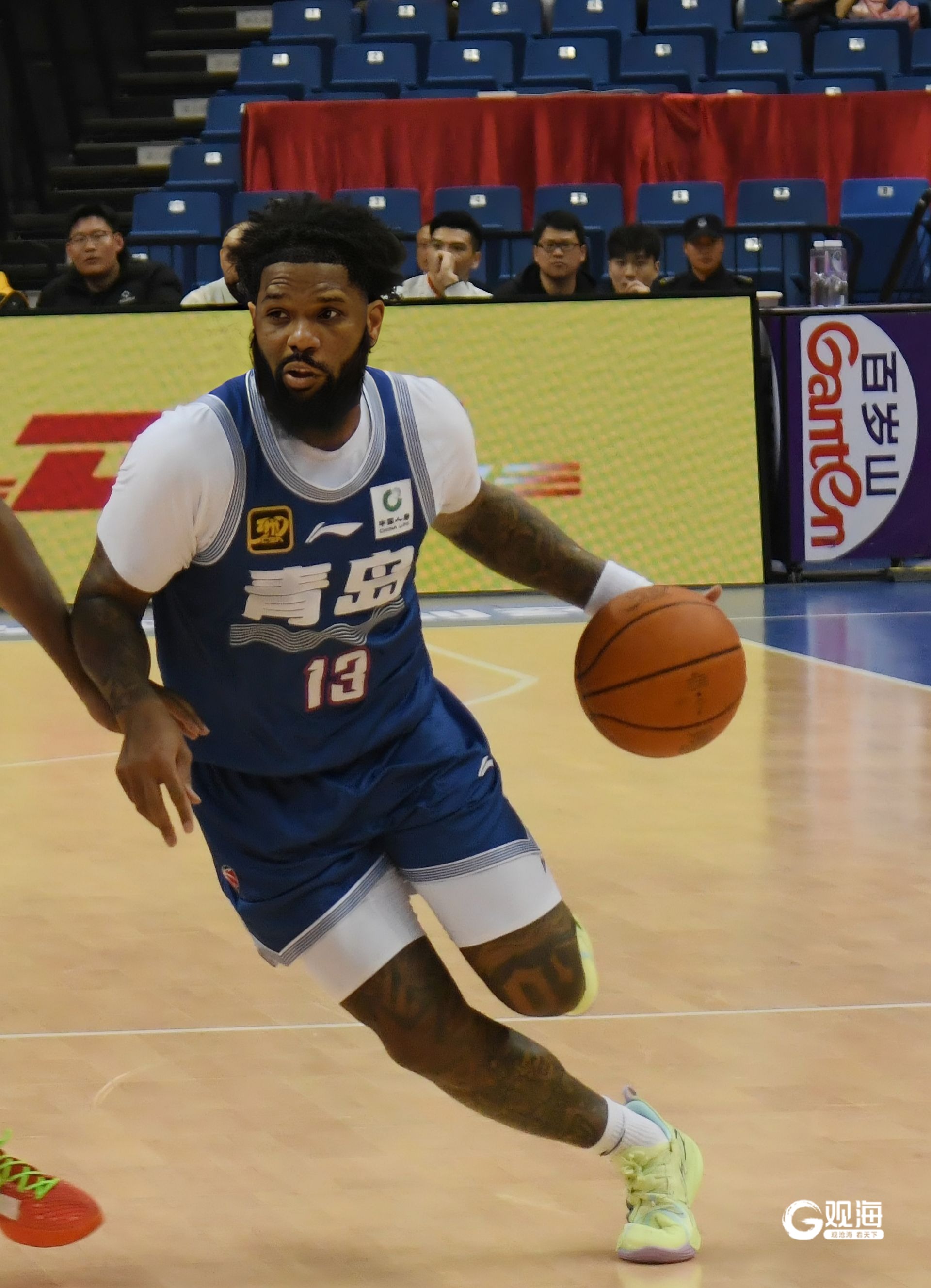 金年会官方网站-曼联关键时刻手感冰凉，志在CBA常规赛名次提升，气氛紧张，年轻球员得到机会